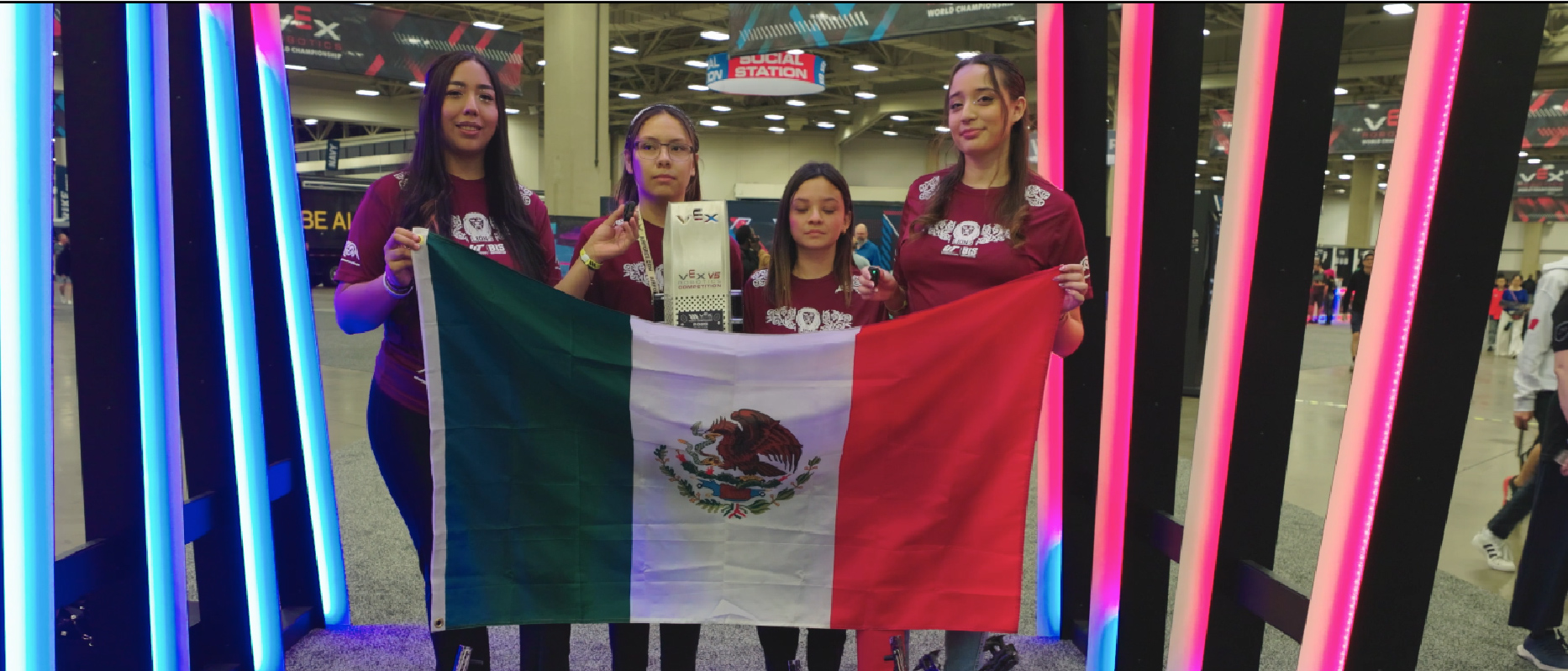 ¡MUJERES MEXICANAS DOMINAN LA ROBÓTICA MUNDIAL!